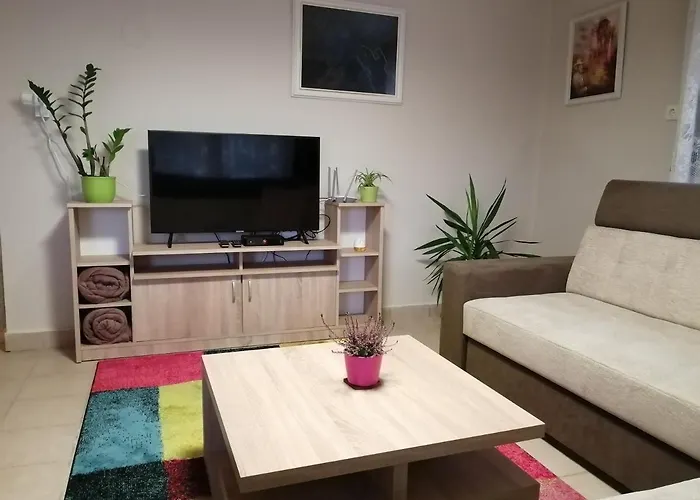 Jaszay Vendeghaz Paradsasvar