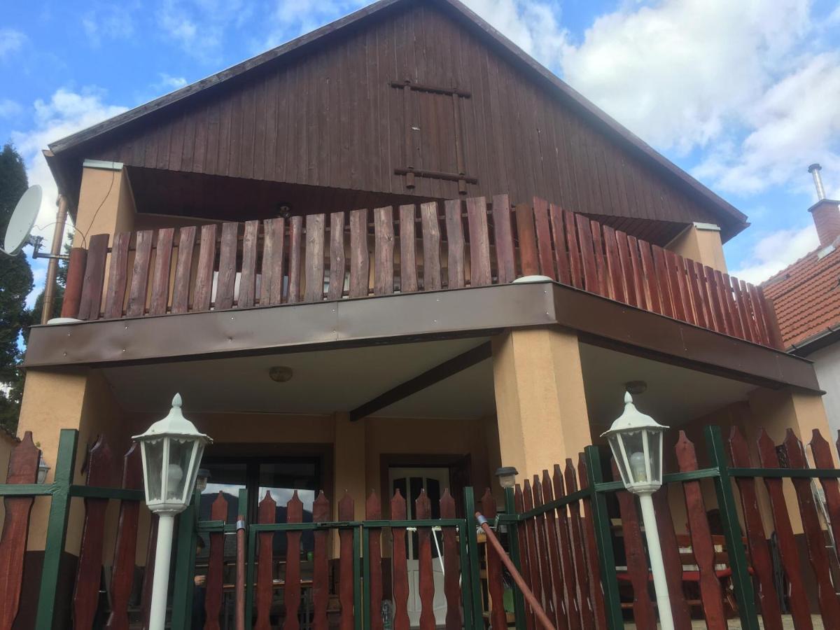 Jaszay Vendeghaz Ferienhaus *